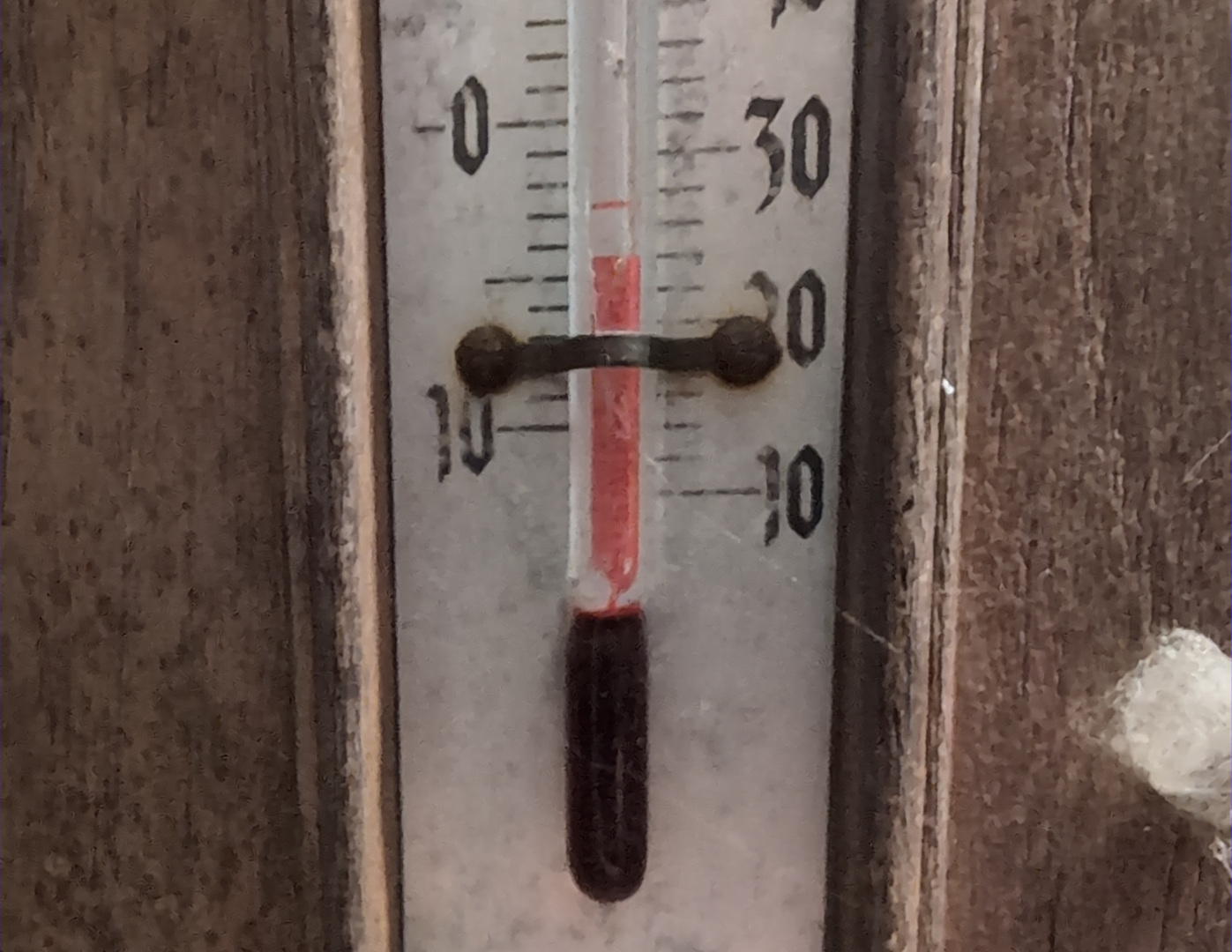 Thermometer reading 26F